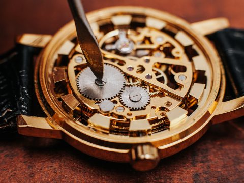 ヴァシュロン・コンスタンタンの腕時計のオーバーホール・修理方法を解説