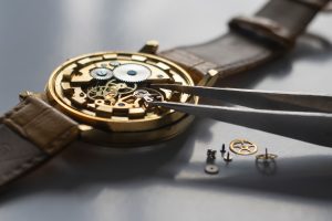 ブルガリの腕時計のオーバーホール・修理依頼方法を解説｜依頼業者選びのポイントも解説
