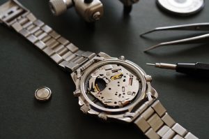 ウブロの腕時計のオーバーホール・修理の流れを解説｜依頼業者選びのポイントも解説