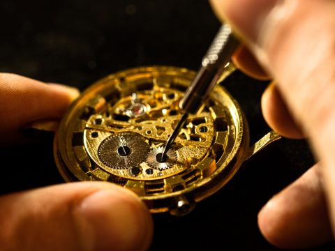 ロレックスの腕時計のオーバーホール・修理依頼方法を解説｜依頼する場合の注意点も紹介