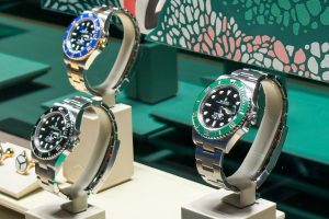 ロレックスのグリーンサブを高く売るには？買取価格の相場と高価買取のコツを解説
