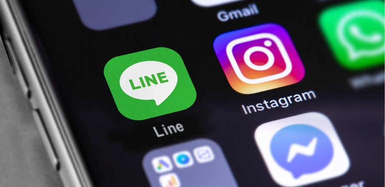 LINE Instagram follow-up campaign in progress